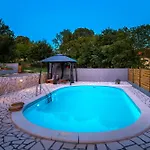 Manda Adriatic Heated Pool * Skradin
