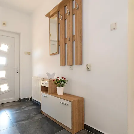فيلة Manda Adriatic Heated Pool سكرادين
