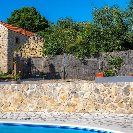 Manda Adriatic Heated Pool Вилла *