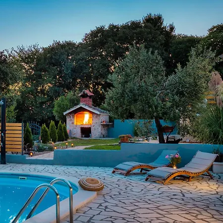 فيلة Manda Adriatic Heated Pool