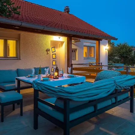 Вилла Manda Adriatic Heated Pool *