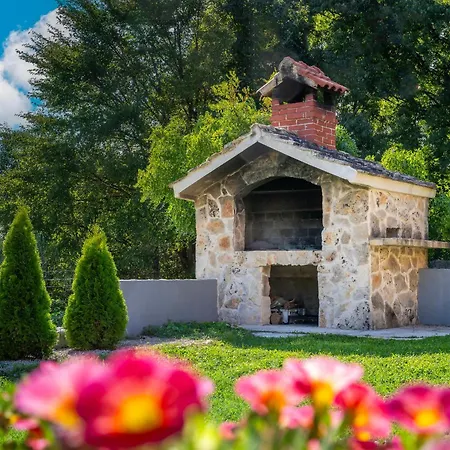 Manda Adriatic * Skradin