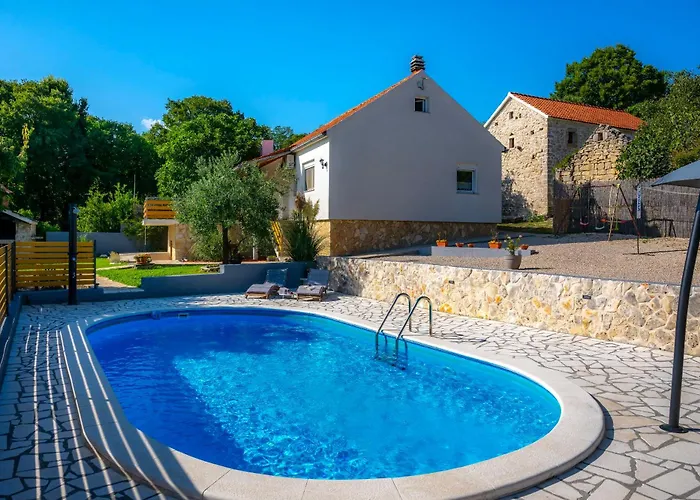 Manda Adriatic Heated Pool Skradin