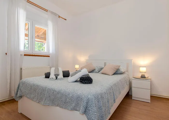 Vila Manda Adriatic Heated Pool