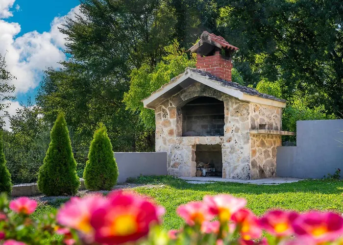 Manda Adriatic Heated Pool * Skradin