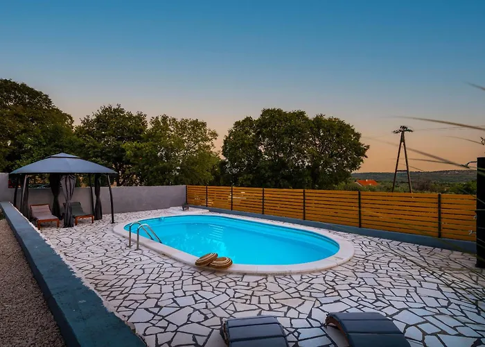 Vila Manda Adriatic Heated Pool *